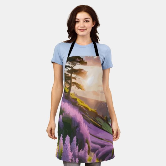 Lila bloemen op Hill op Sunset Glow Schort (Gedragen)