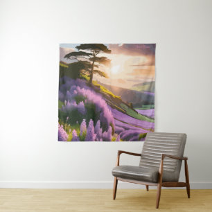 Lila bloemen op Hill op Sunset Glow Wandkleed