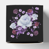 LILA BLOEMEN, ZWARTE ACHTERGROND BEDANKDOOSJES (Bovenkant)