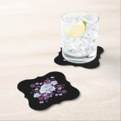 LILA BLOEMEN, ZWARTE ACHTERGROND KARTONNEN ONDERZETTERS (Insitu)