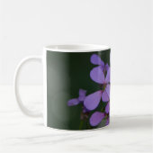 Lila Blüten mit Name Koffiemok (Links)
