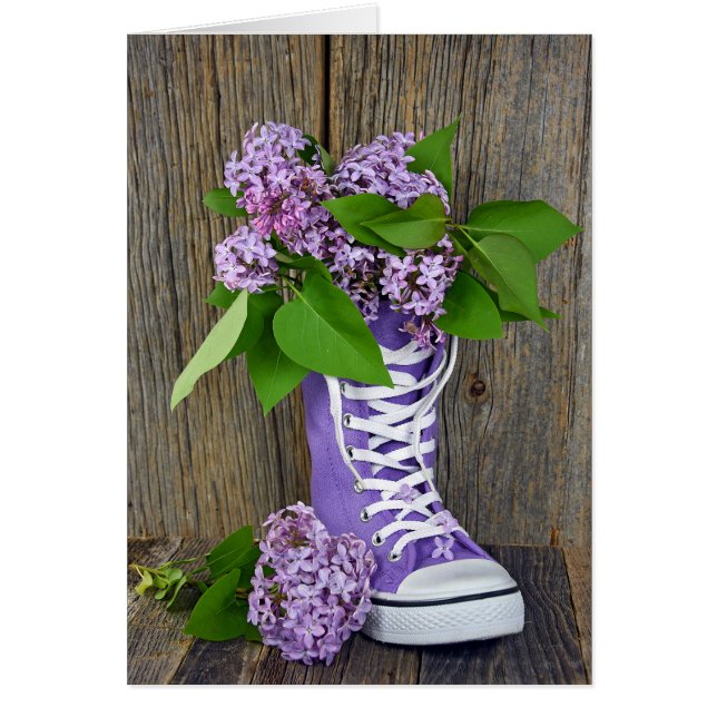 Lila bouquet in sneaker (Voorkant)