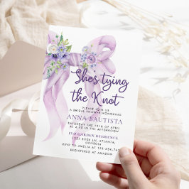Lila Bow Shes Tying the Knot Floral Vrijgezellenfe Kaart