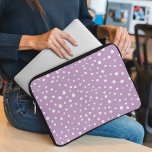 Lila Dalmatische Spots, Dalmatische Stippen, gecit Laptop Sleeve<br><div class="desc">Cute,  leuke en schattige dalmatische vlekken in lila en witte kleur. Moderne en trendy gave,  perfect voor dalmatische minnaar in je leven.</div>