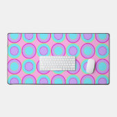 Lila en turquoise donuts met vulling op roze bureaumat (Keyboard & Muis)