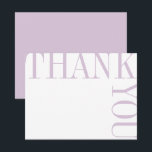 Lila en Witte Moderne Grote Tekst Bedankt Opmerkin<br><div class="desc">Zachte paarse typografie voelt modern en vers in een unieke en opvallende lay-out die letterlijk de grenzen van de pagina verlegt. Een lege achterkant laat voldoende ruimte voor een doordacht handgeschreven notitie van bedankt.</div>