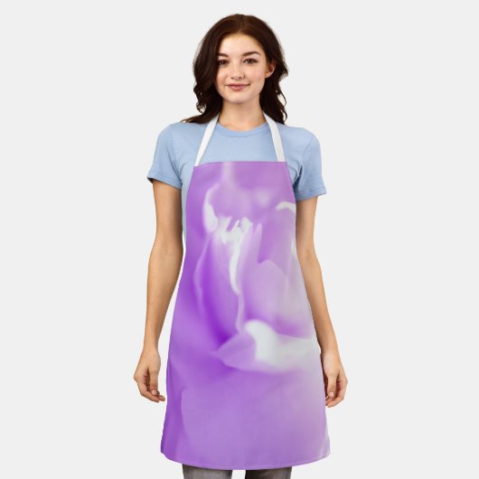 Lila Floral All-Over Print Schort (Gedragen)