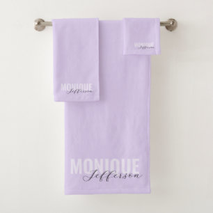 Lila lavendemonogrammen met gebold Typografie en s Bad Handdoek
