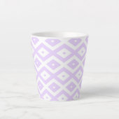 Lila paars- en witdiamantpatroon latte mok (Voorkant)