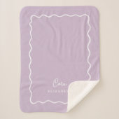 Lila Paarse Gegolfde Rand Monogram Sherpa Deken (Voorkant)