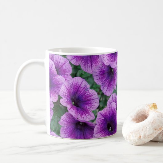 Lila Petunia Flowers Koffiemok (Met donut)