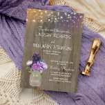 Lila Plum Paars Floral Mason Jar Rustic Wedding Kaart<br><div class="desc">Lila en paars paars bloemen vermengen jar rustige trouwuitnodigingen met schuurhout en snaarlampen</div>