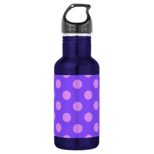 Lila polka-punten op de rand van de periwinkle waterfles