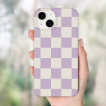 Lila retro controle Case-Mate iPhone 14 hoesje<br><div class="desc">Trendy boho dambord print telefoonhoes in stoffige lavendel paarse en ivoren kleuren. Gebruik de ontwerpgereedschappen om je eigen monogram,  naam of andere tekst toe te voegen,  of verander de achtergrondkleur in creëer een unieke apparaatcover.</div>