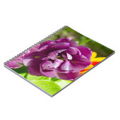Lila tulpen op een zonnige dag notitieboek (Linkerzijde)