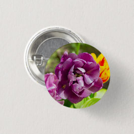 Lila tulpen op een zonnige dag ronde button 3,2 cm