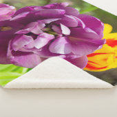 Lila tulpen op een zonnige dag sherpa deken (3/4)