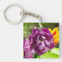 Lila tulpen op een zonnige dag