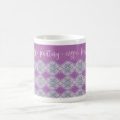 LILAC ARGYLE BREISEL "breien + koffie" Witte Mok (Center)
