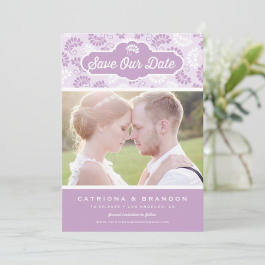 Lilac en wit bloemmotief Foto Bewaar onze datum Kaart (Staand voorkant)