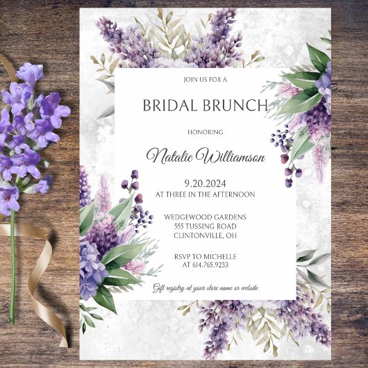 Lilacs en Heather op gemarmerde witte bruidsbrunch Kaart