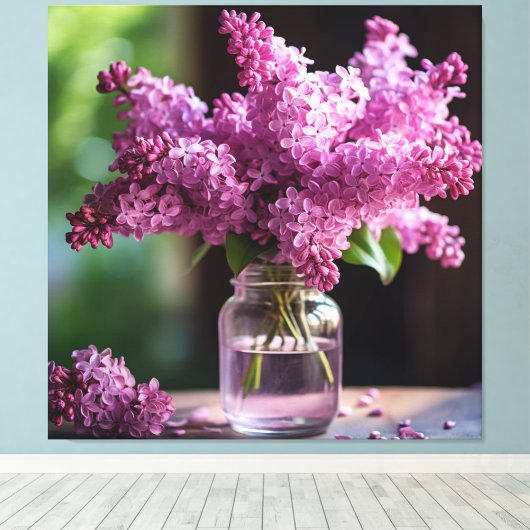 Lilacs in een glazen vaas met scherptediepte canvas afdruk (Insitu (Houten vloer))