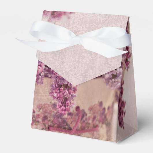 Lilacs in een Victoriaans Pet doos Bedankdoosjes (Voorkant Zijde)
