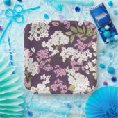 Lilacs op Paarse Papieren Bordje (Feest)