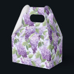 Lilacs Print Feestelijke Behandeldoos Bedankdoosjes<br><div class="desc">De feestelijke cadeaverdoos is afgebeeld met een seringen bloemenprint. 
Pas dit item aan of koop het zoals het is.
Tip: Voeg gewoon uw lekkere traktaties toe en wat vrolijke linten.



Gelicentieerd beeld</div>