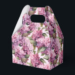 Lilacs Print Party Behandelbox Bedankdoosjes<br><div class="desc">Feestvoordeeldoos is afgebeeld met een lilacs bloemenprint. Pas dit object aan of koop het object zoals het is. Tip: voeg gewoon je geweldige traktaties toe en voeg wat feestelijk lint toe. Afbeelding onder licentie</div>