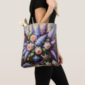lila's en rozen in vaas tote bag (Dichtbij)