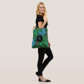 Lilies Floral Pattern met Monogram Tote Bag (Op model)