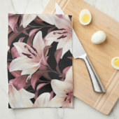 Lilies op zwart theedoek (Quarter Fold)
