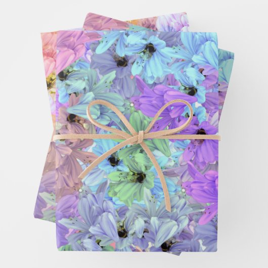 Lilies with bees inpakpapier vel (In situ)