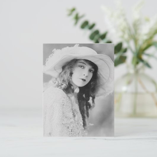 Lillian Gish Briefkaart (Staand voorkant)