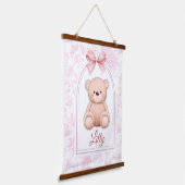 Lilly | Aangepaste Roze Teddybeer Nursery Design Hangend Wandkleed (Gebogen)