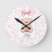 Lilly | Aangepaste Roze Teddybeer Nursery Design Ronde Klok (Voorkant)