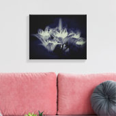 Lily bloemen in zwart-wit canvas afdruk (Insitu (Woonkamer))
