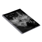 Lily bloemen in zwart-wit notitieboek (Rechterzijde)