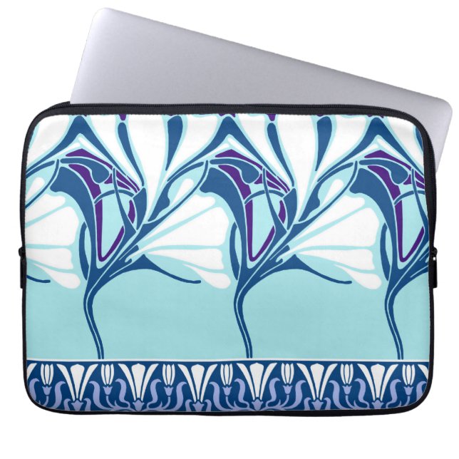LILY NOUVEAU: BLUE MAANDAG LAPTOP SLEEVE (Voorkant)