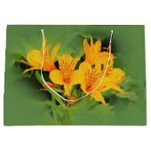 Lily of the Incas/Yellow Alstroemeria Groot Cadeauzakje (Voorkant)