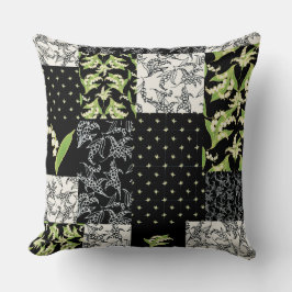 Lily-of-the-Valley Faux Patchwork op Black Kussen