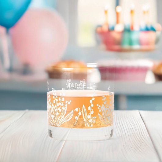 Lily of the Valley Floral Custom Name Whisky Glas (Insitu (Baby Shower))