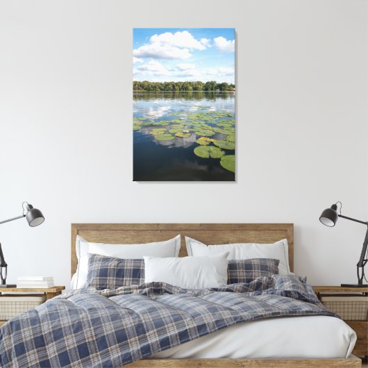 Lily Pad Lake Canvas Afdruk (Insitu (Slaapkamer))