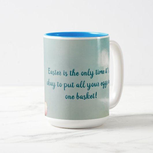 Lily Waterverf & Pasteleieren met konijn in mand Tweekleurige Koffiemok (Voorkant rechts)
