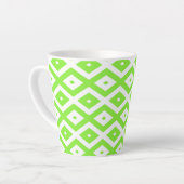 Lime green and white diamond pattern latte mok (Linkerhoek)