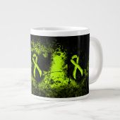 Lime Green Awareness Ribbon Grunge Heart Grote Koffiekop (Voorkant rechts)
