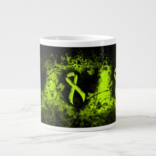 Lime Green Awareness Ribbon Grunge Heart Grote Koffiekop (Voorkant)