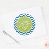 Lime Green en Blauwgroen Chevron Pattern Monogram Ronde Sticker (Envelop)