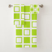 Lime Green en White Squares Bad Handdoek (Insitu)
